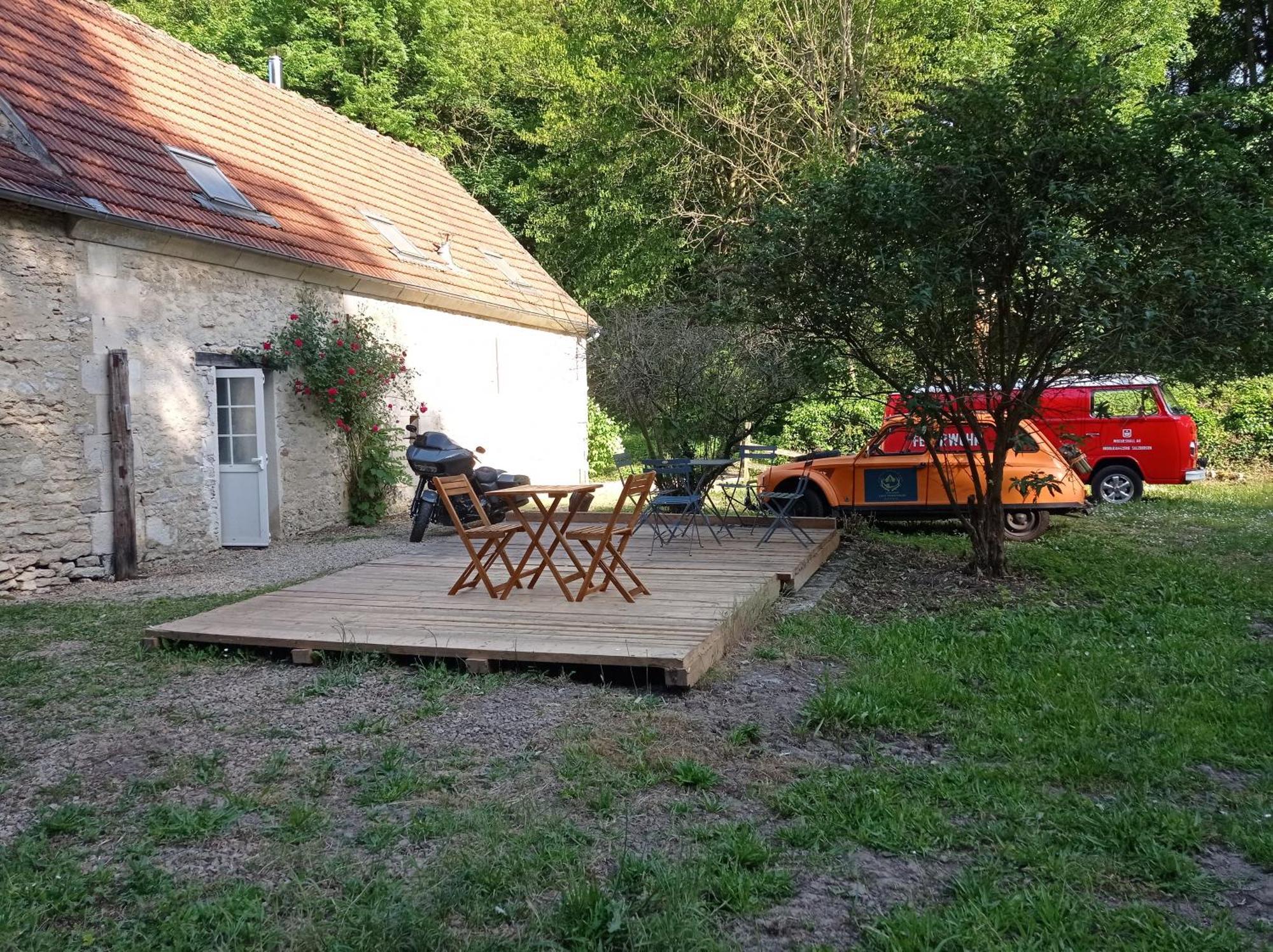 Chez Tombivouac Villa Pierrefonds Exterior photo